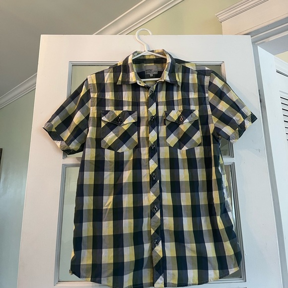 Mens WESC button up shirtsleeve shirt - Picture 3 of 3